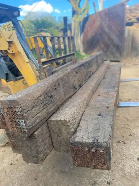 Madeira de Malha Ferroviária para Cerca e Curral 17cmx24cmx2,80metros