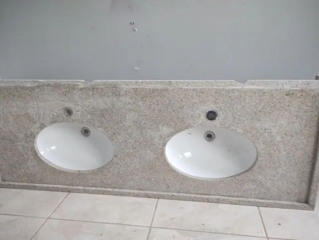 Bancada com pia dupla