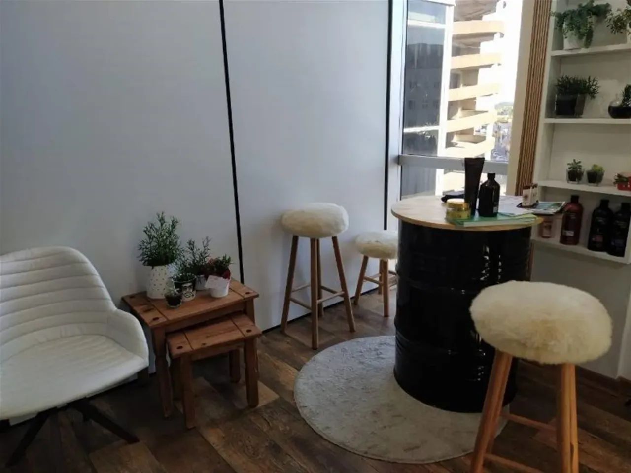 Excelente sala comercial com frente para a Rua Júlio de Castilhos. Área privativa: 38,42m. - Foto 4