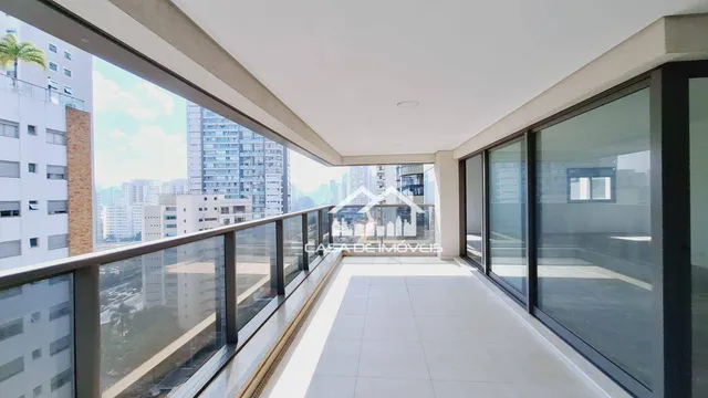 Prédio novo, no contrapiso. 3 suítes. 4 vagas. Lazer completo. Campo Belo.