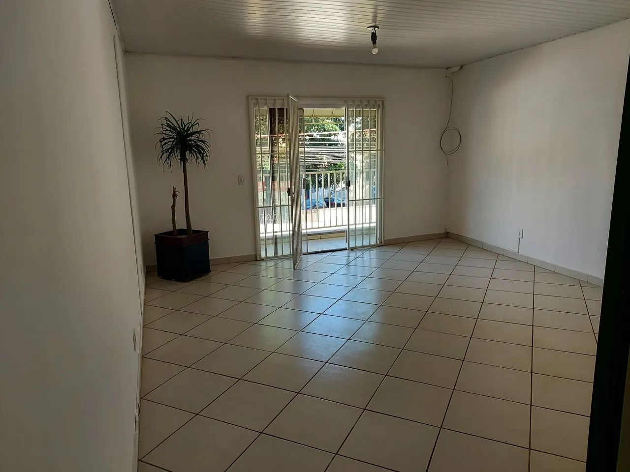 SALA COMERCIAL DUPLA NA PARTE DE CIMA FRENTE AO UPA SÃO BENEDITO  UBERABA  - Foto 11