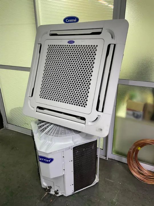 Carrier 36.000 BTUs 220v