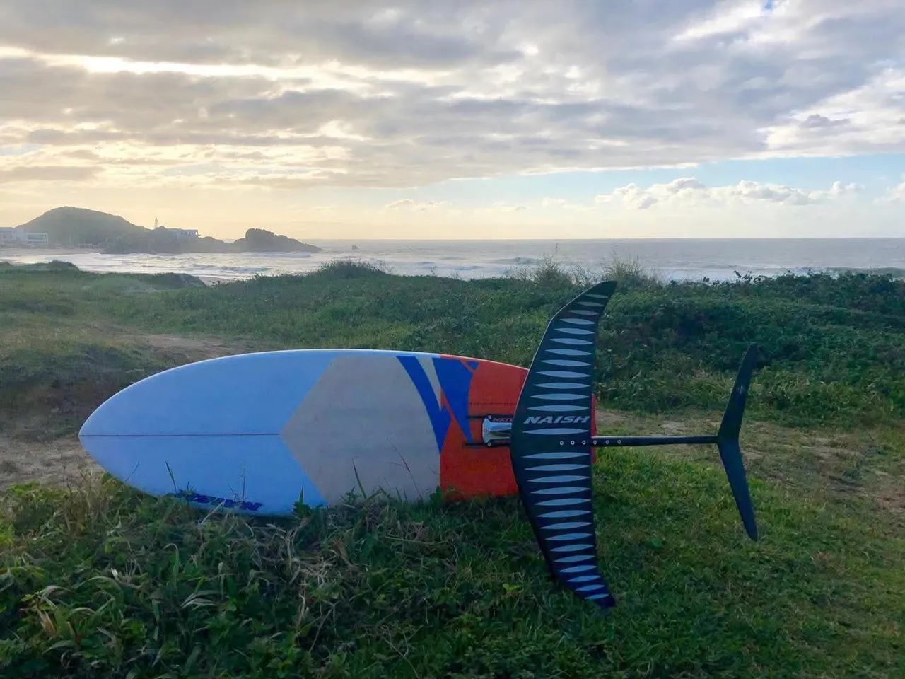 Foil Naish - Direto do Hawaii - utilizado apenas 5 vezes - Foto 2