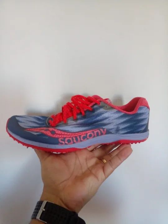 SAPATILHA DE ATLETISMO SAUCONY( CROSS COUNTRY)!! PRATICAMENTE NOVA.