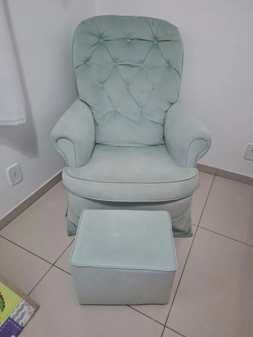 Poltrona de Amamentação com/ Balanço + Puff