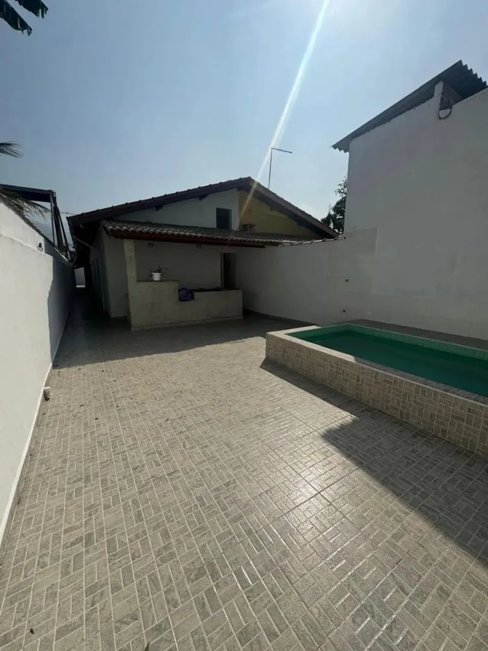 Casa com Piscina e Área Gourmet com 2 Dormitórios no Flórida