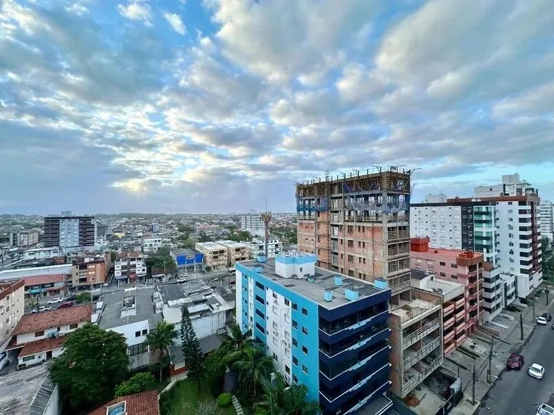 APARTAMENTO COM SACADA SEPARADA NO CENTRO DA CIDADE - Foto 2