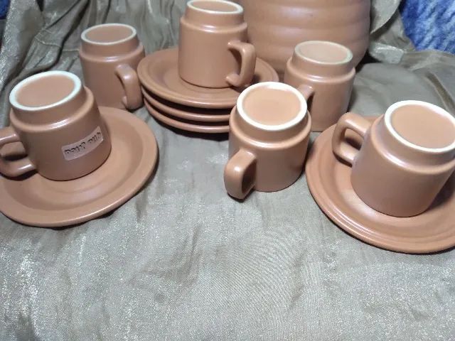 Conjunto   de xícaras  e jarra 