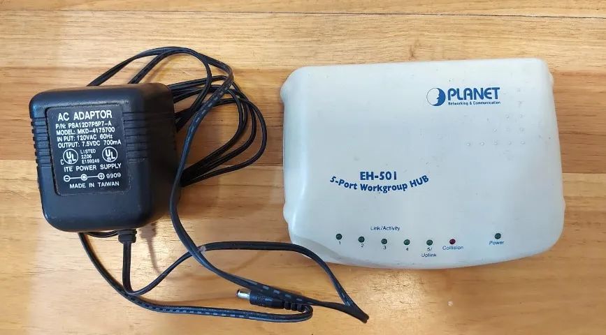 Hub EH-501 Planet 5 Port Workgroup Hub de Rede [usado] - Foto 2