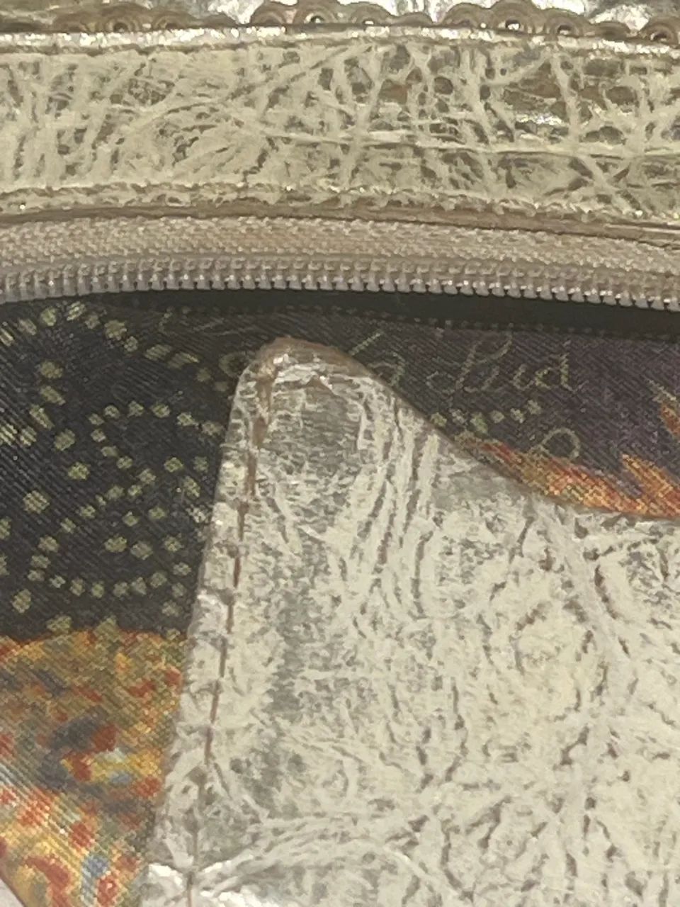 Bolsa de ombro dourada com corrente Luz da Lua - Foto 4