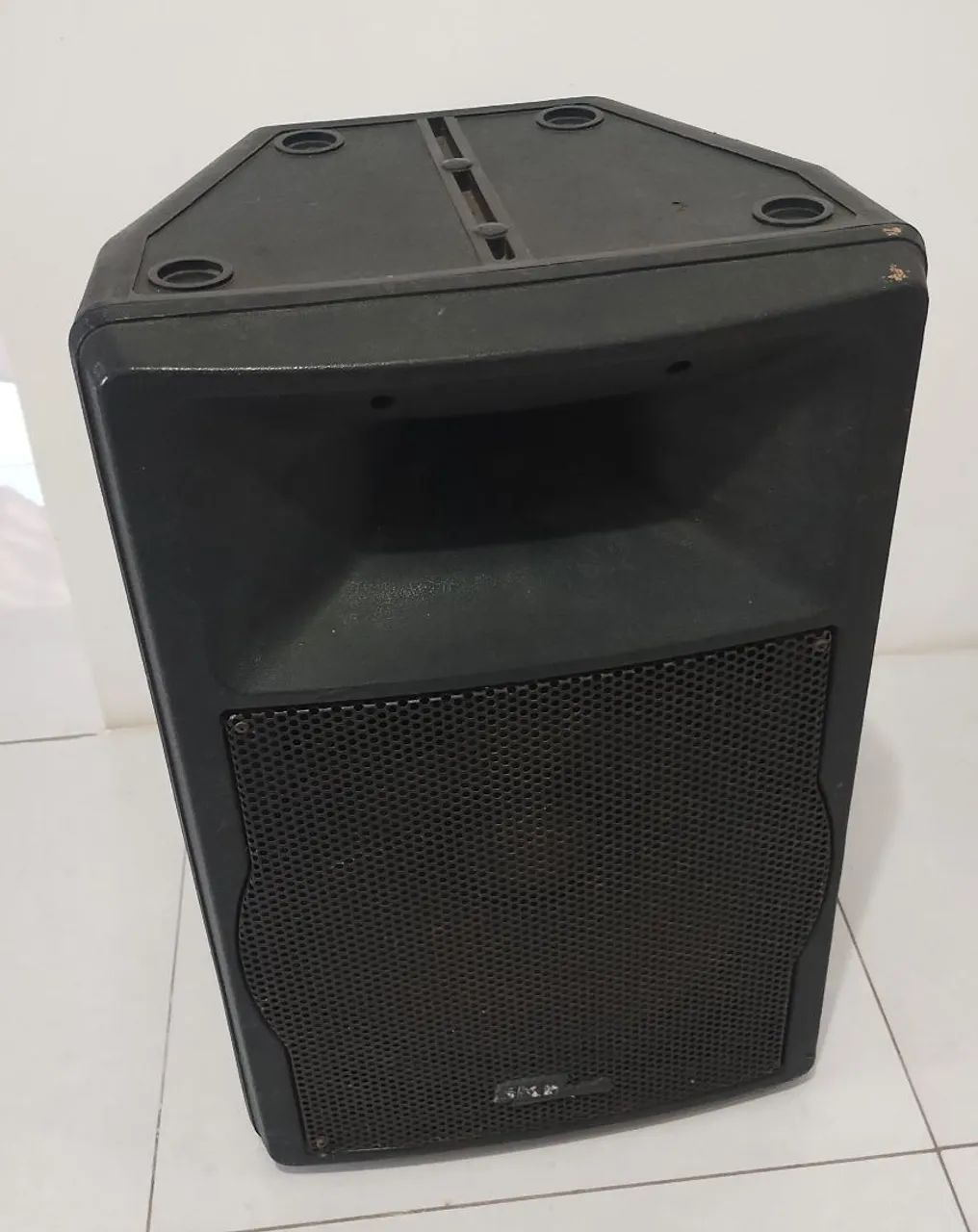 Caixa de Som Ativa SKP Pro Áudio 15' Polegadas 