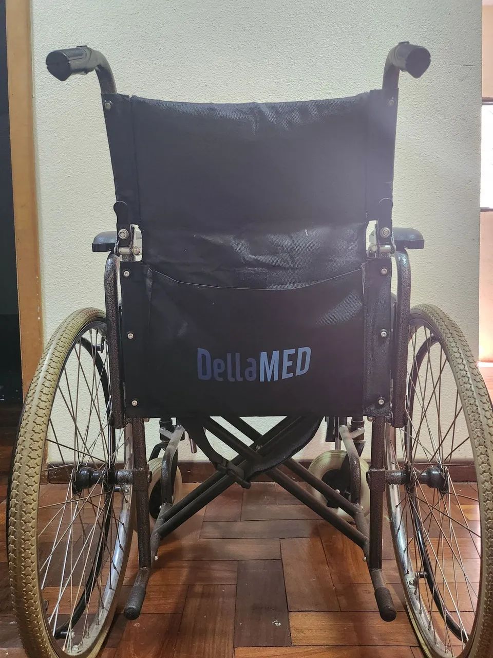 Cadeira de rodas (DellaMed) - Foto 3