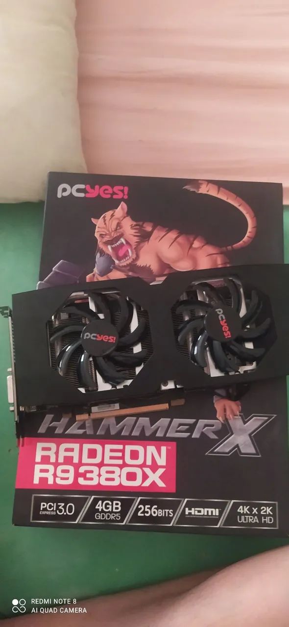 Placa de Vídeo Radeon R9 380X 4GB - HammerX na caixa 