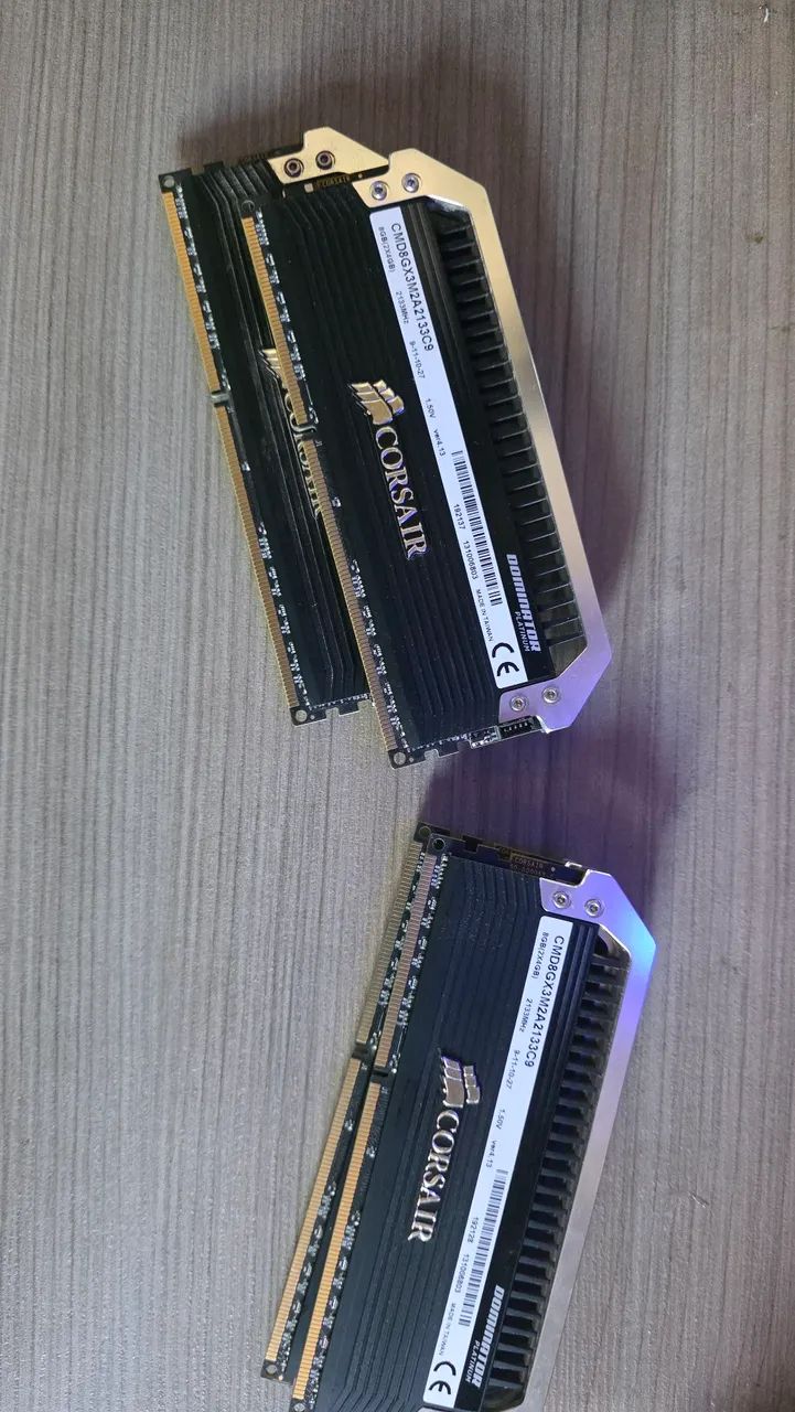 Kit Memória RAM Corsair Dominator Platinum 16GB (4x4GB) DDR3 2133mhz  - Foto 3