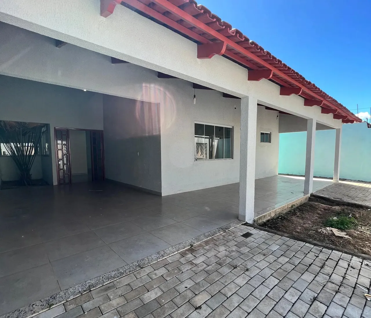 Casa com 4 Quartos sendo 2 Suítes na 1203 Sul