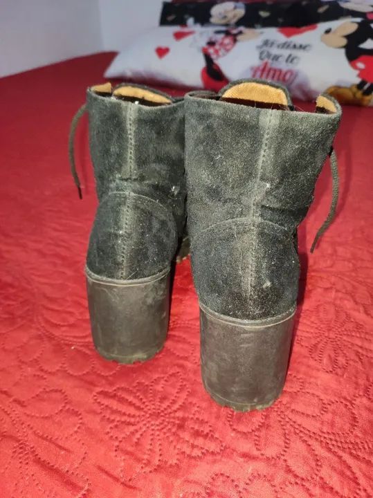Bota em camursa preta  - Foto 3