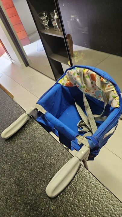 Cadeira de alimentação portátil para bebê - Foto 3