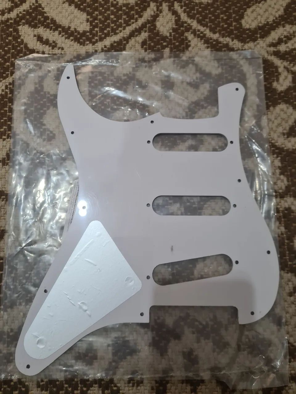 Pickguard p/ Guitarra Strato Squier Affinity Branco - Foto 3