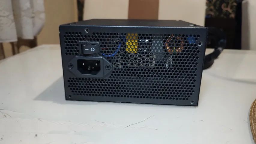 Fonte Predator Cooler Master MWE 550 Bronze V2, 550W, 80 Plus Bronze - Foto 3