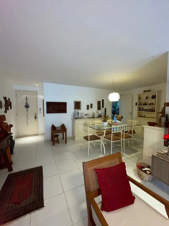 Apartamento nascente  possui 141 metros quadrados com 3 suítes na Ponta Verde - Maceió - A - Foto 2