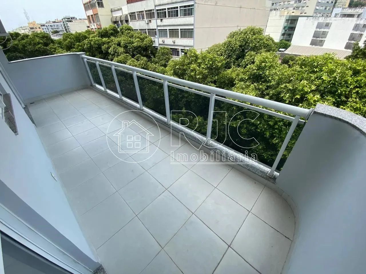 Duplex para venda possui 138 metros quadrados com 3 quartos em Tijuca - Rio de Janeiro - R