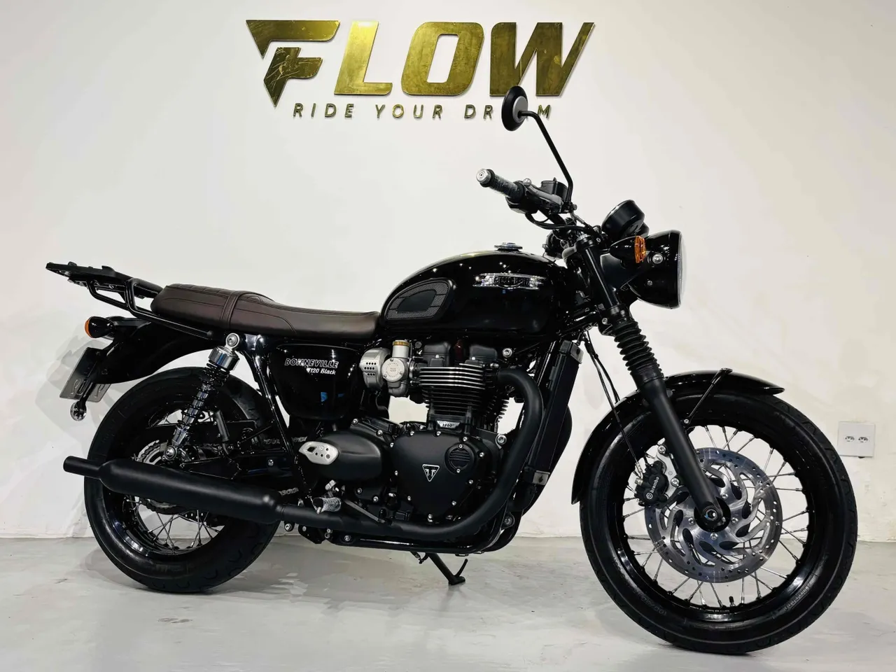 Triumph Bonneville t120 black 2023