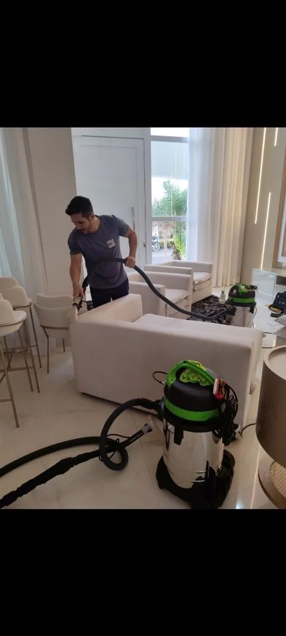 Limpeza de sofá 