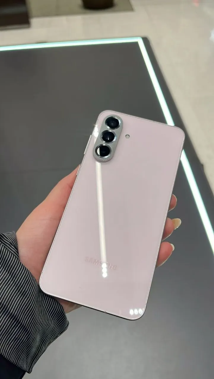 Vendo Samsung A56 com 15 dias de uso