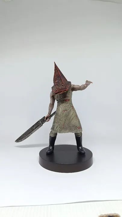 Boneco Colecionável do Pyramid Head Silent Hill 2 novo original 