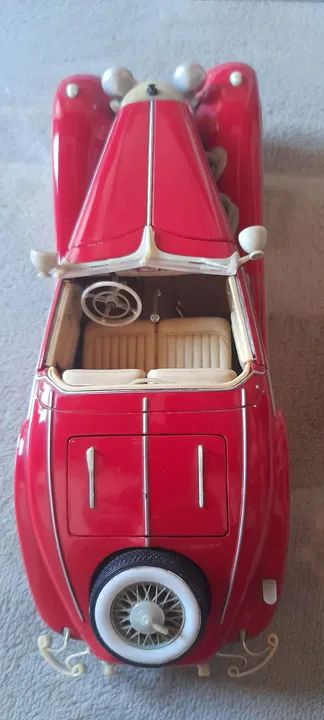 Mercedes Benz 500 Typ-escala 1/18 - Hobbies e coleções - Vila Nova