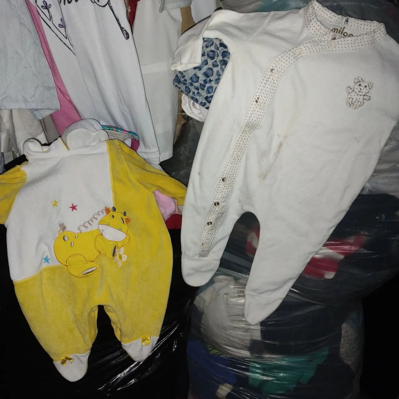 Lote roupas bebê 0 a 2 anos. 500 peças por 450 reais