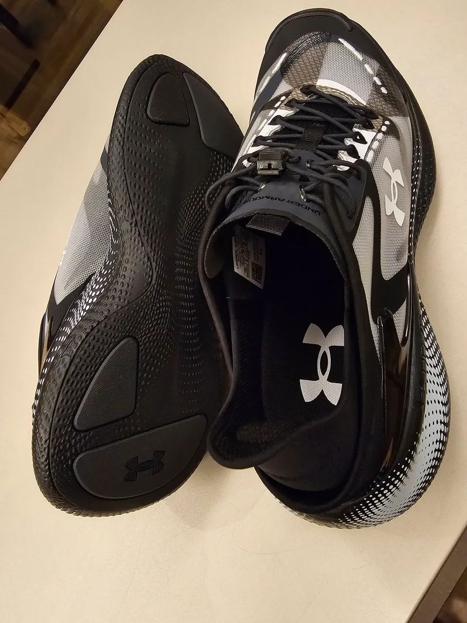 Tênis Under Armour HOVR Echo, tamanho 42 (10 US) - Foto 3