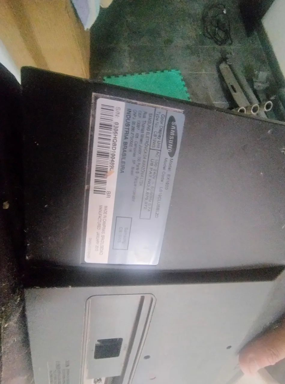 Monitor LCD Samsung EX 1920<br>sem a base e sem os cabos<br>Funcionando perfeitamente - Foto 5