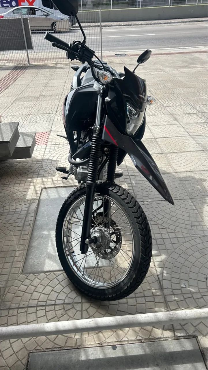 Vendo Honda bros 2025 - apenas 1000 km em com revisão na concessionária  - Foto 4