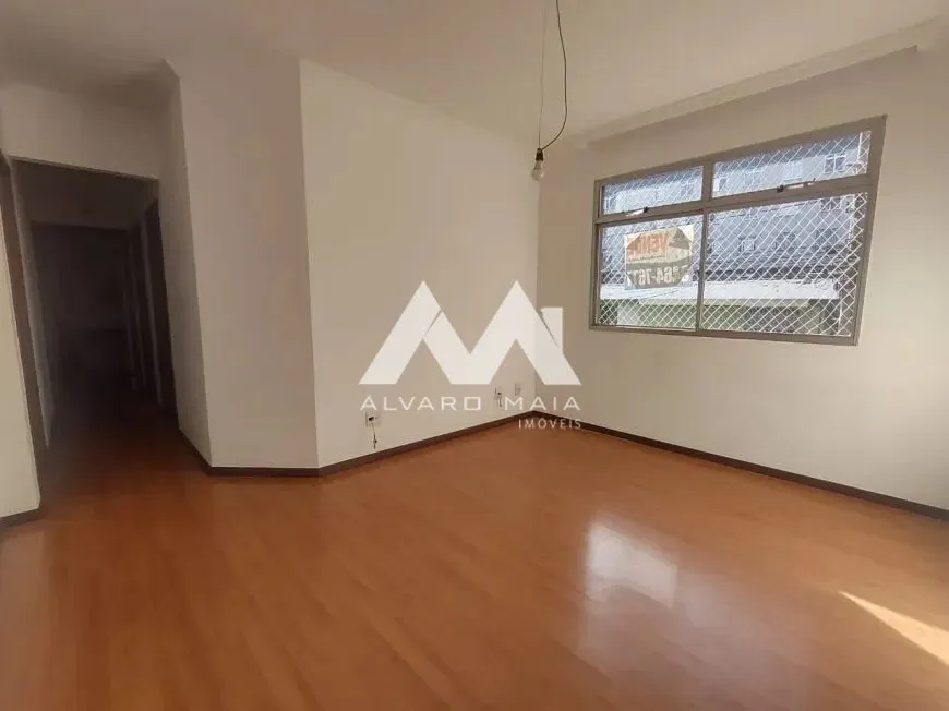 Apartamento com 3 Quartos e 1 vaga à venda, 80m² por R$ 420.000