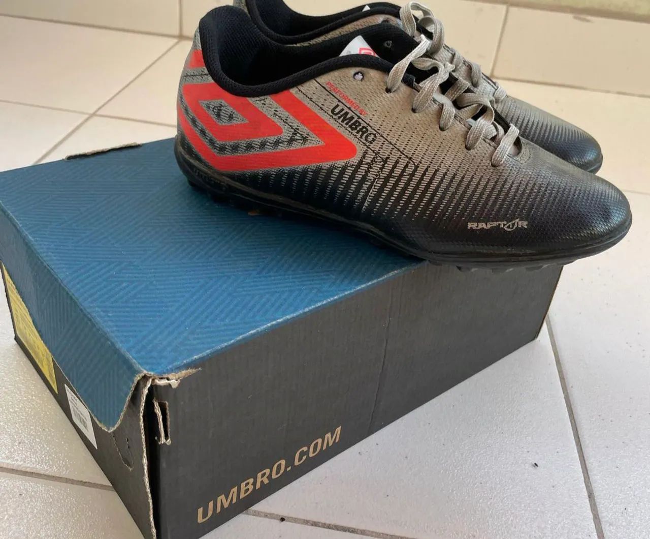Chuteira Society Umbro Raptor  - Foto 2