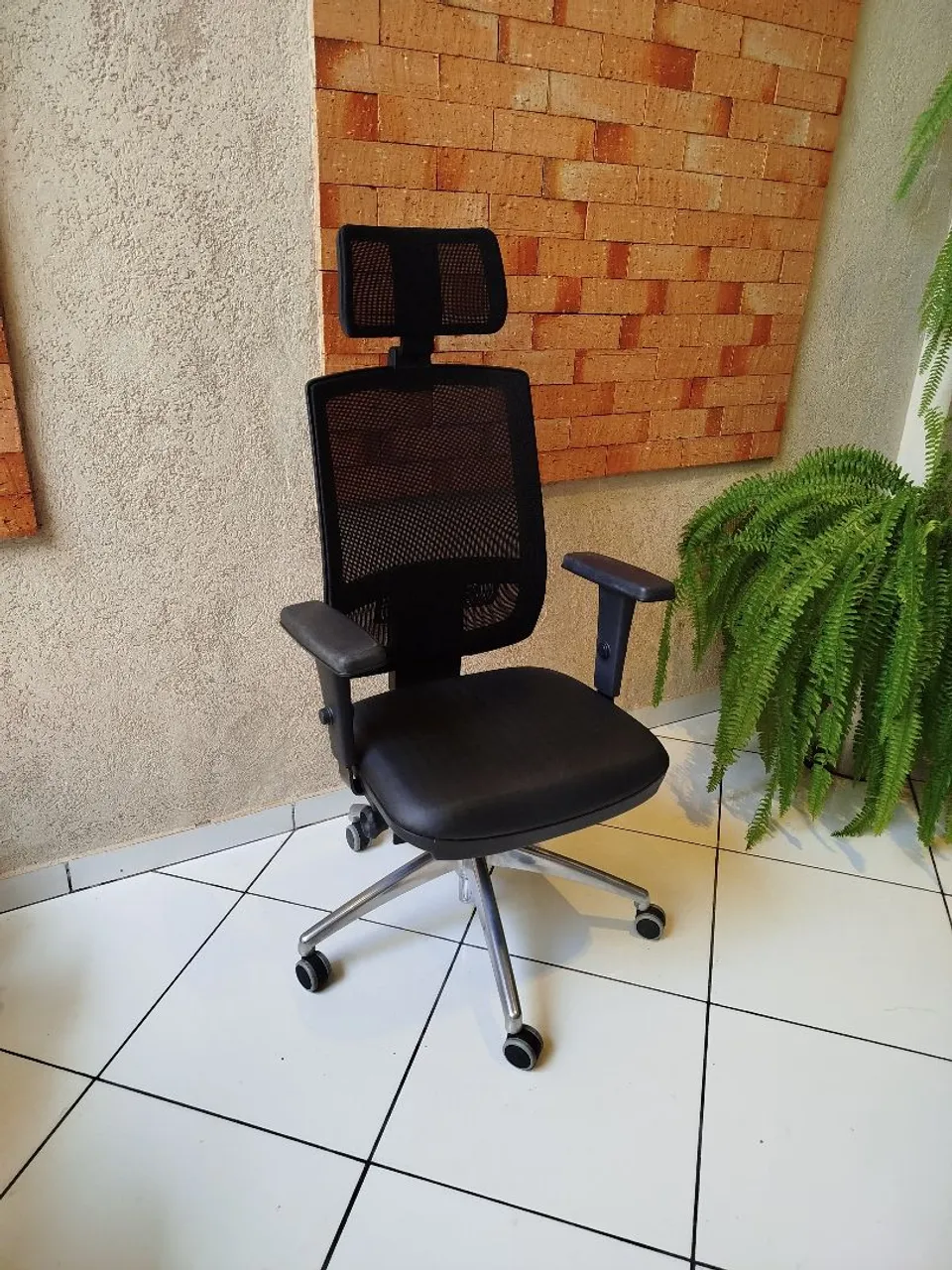 Cadeira de Escritório com rodinha Plaxmetal
