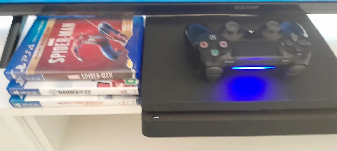 PlayStation 4 (PS4) com Jogos 3 jogos