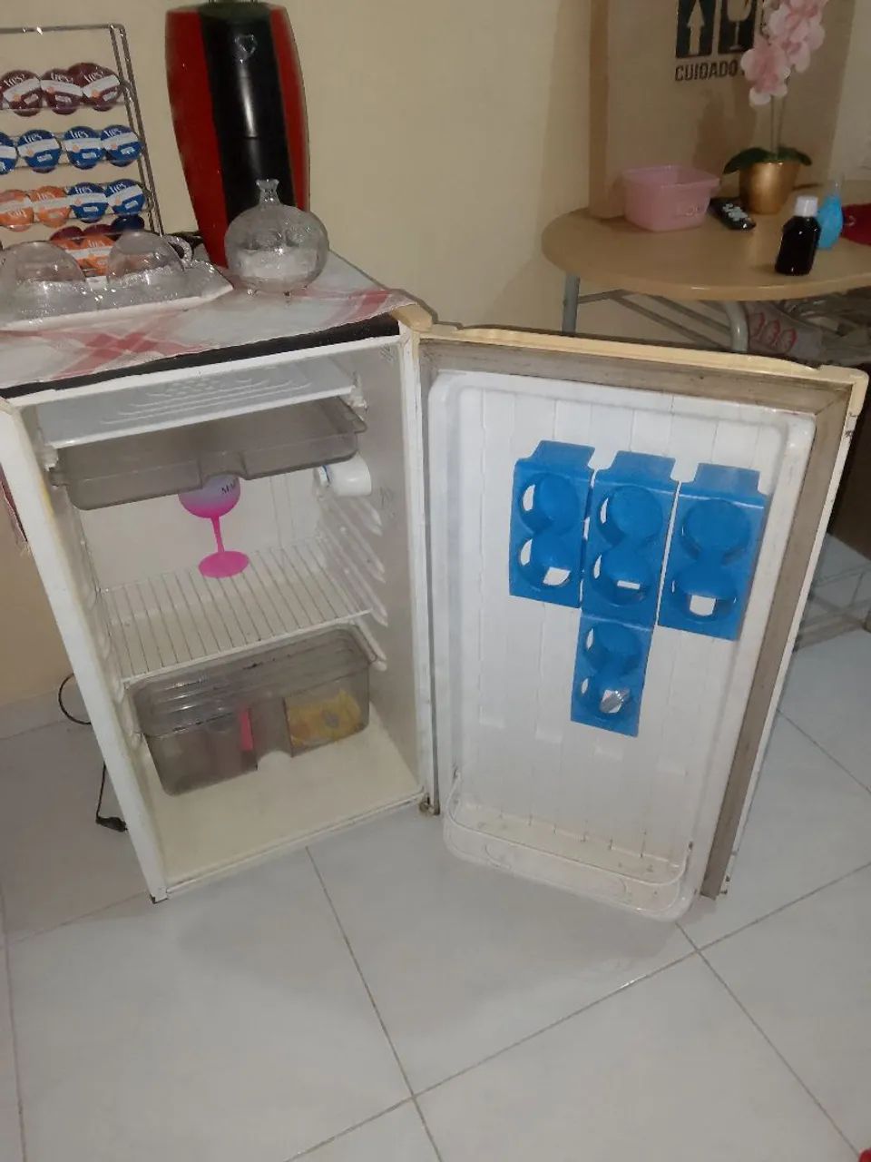 Geladeira Pequena