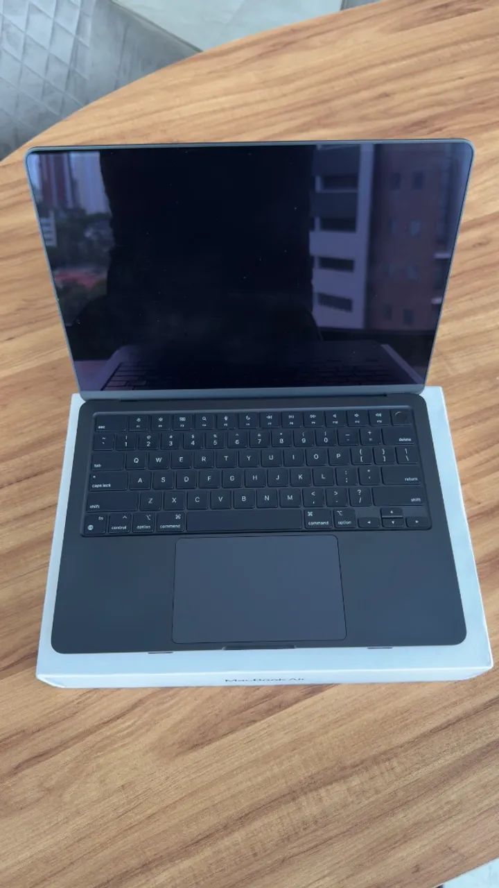 MacBook Air M2 13 Pol 8GB RAM 256GB SSD Meia noite