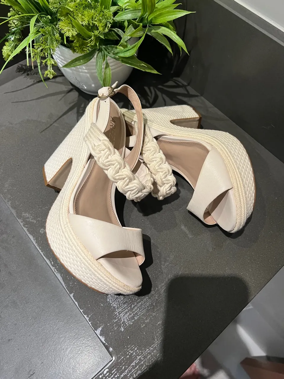 Sandália plataforma Arezzo