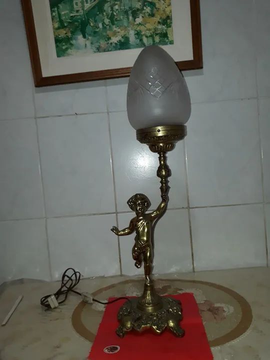 Luminária de Mesa bronze  Anjo Bronze