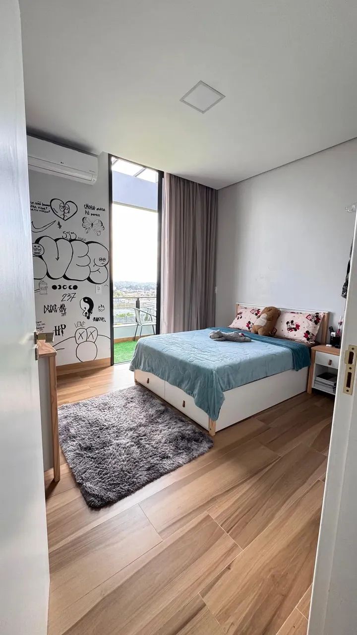 Sobrado para venda possui 211 metros quadrados com 3 quartos em Jardim São Gabriel - Jacar - Foto 2