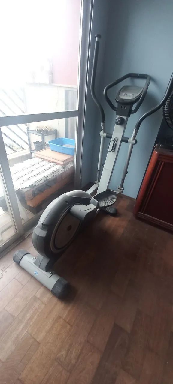 Elíptico para exercícios64293896678403123