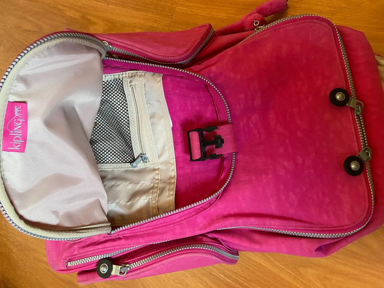 Mochila Kipling Original Rosa com Rodinhas e Alça retrátil  - Foto 5