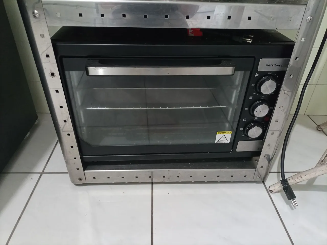 Forno elétrico Britânia perfeito