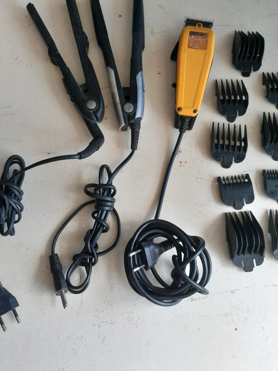 Máquina de cortar cabelo Wahl + Kit de pentes