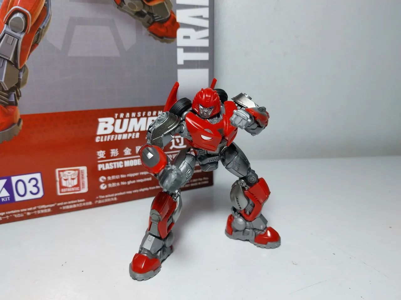 Figura cliffjumper Model kit transformers trumpeter - Foto 2