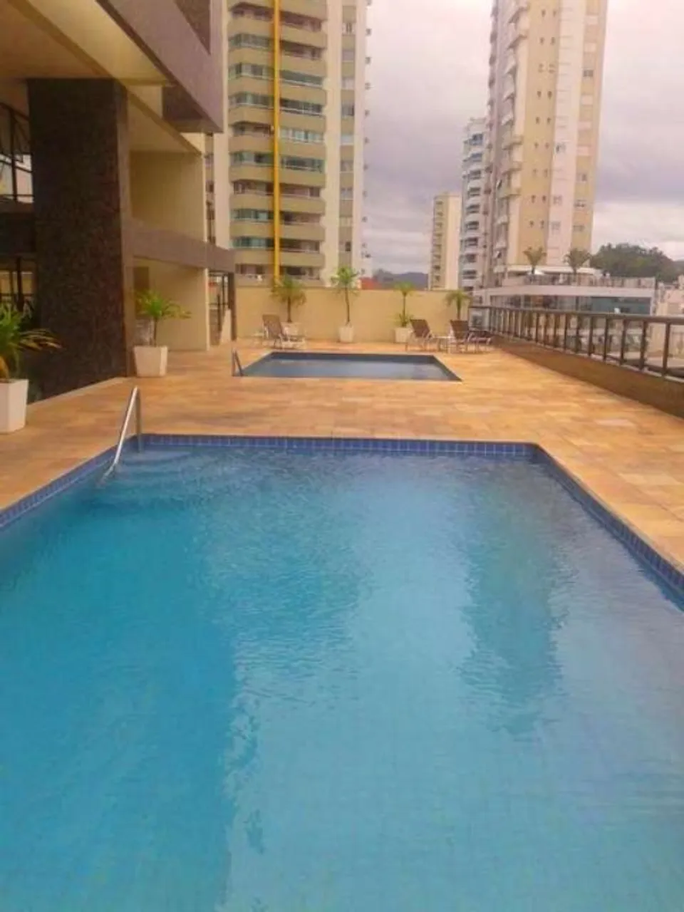 Predio com PISCINA prox Shopping