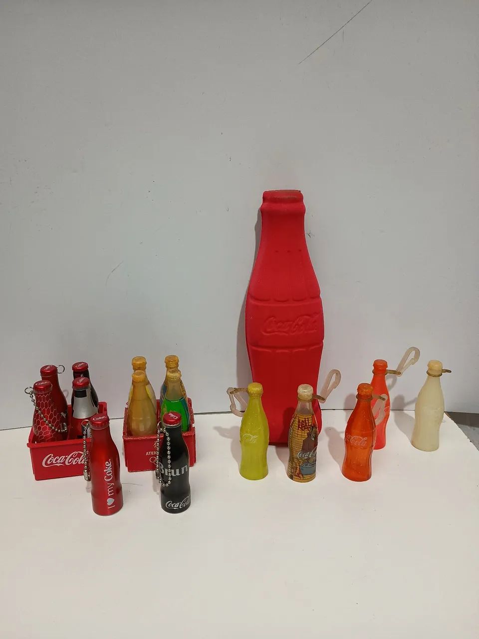 Lote de garrafinhas mais engradado + estojo coca-cola